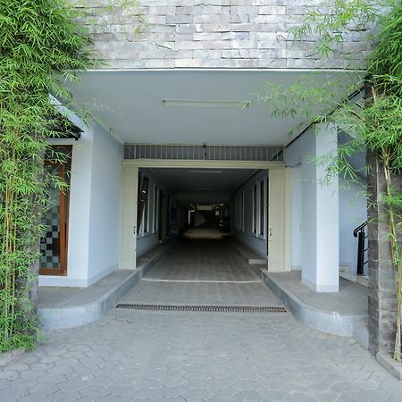 ホテル レッドドアーズ ニア スカジャディ 3 バンドゥン エクステリア 写真